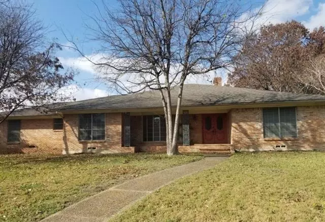 Dallas, TX 75248,7211 Tophill Lane