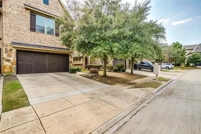 940 Brook Forest Lane, Euless, TX 76039