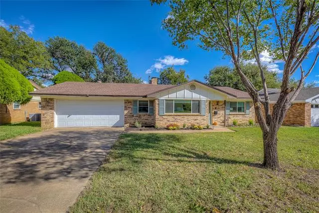 507 Yorkshire Drive, Euless, TX 76040