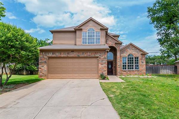 401 Attaway Drive, Euless, TX 76039