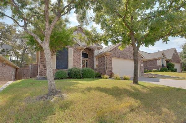 314 Park Crest Avenue, Euless, TX 76039