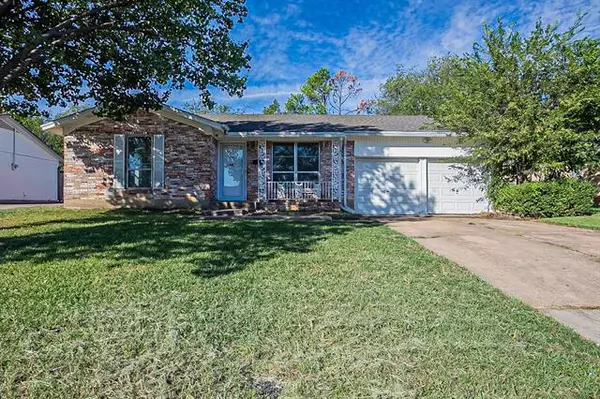 306 Huntington Drive, Euless, TX 76040