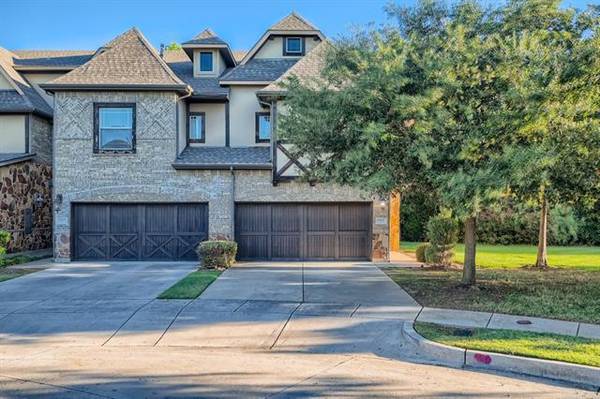 909 Brook Forest Lane, Euless, TX 76039