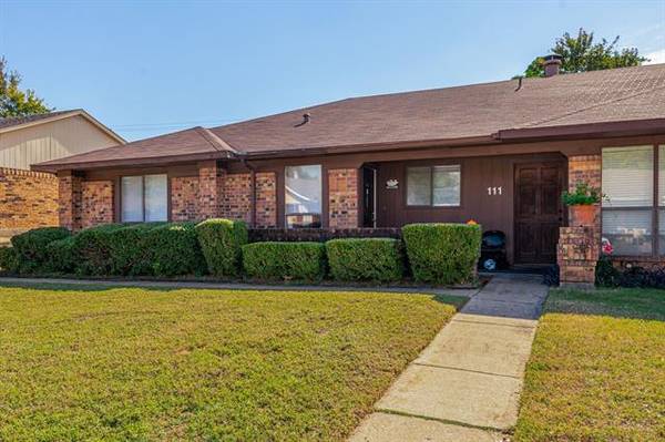 109 Hickory Springs Drive, Euless, TX 76039