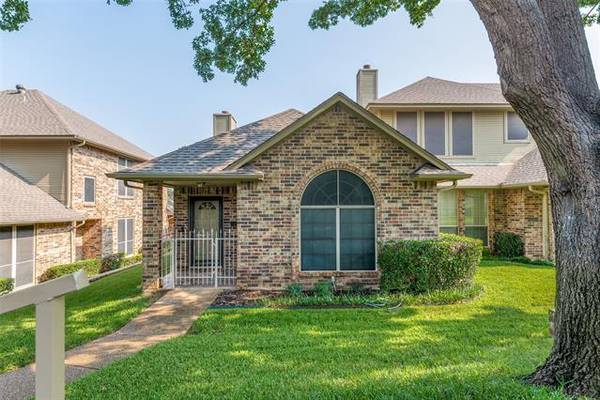 1227 Woodland Park Drive, Hurst, TX 76053