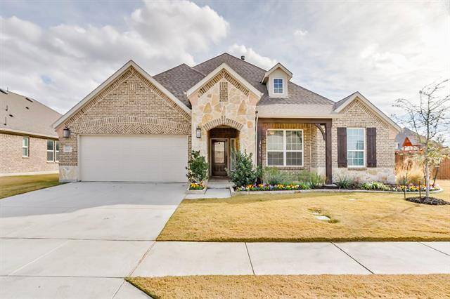 1117 Pinnacle Breeze Drive, Fort Worth, TX 76052