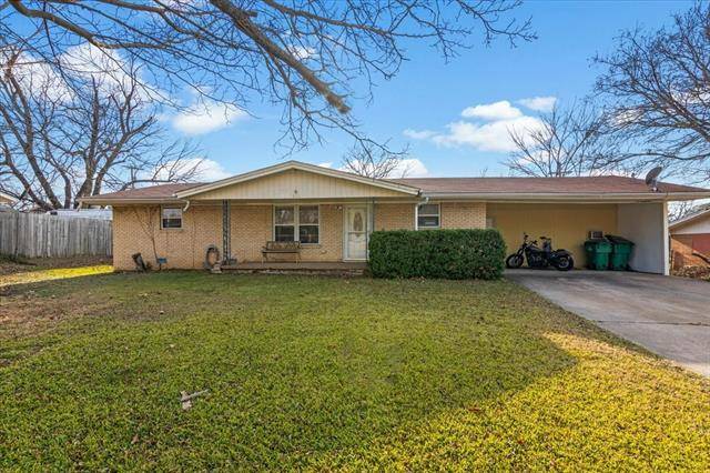 502 W Greenwood Avenue, Bowie, TX 76230