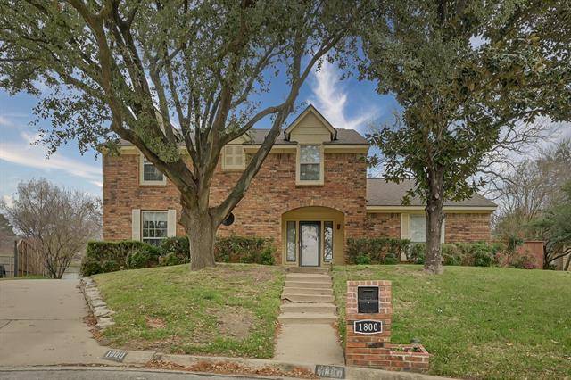 1800 Mid Pines Court, Arlington, TX 76012