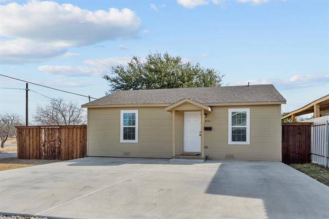 4501 Wayside Avenue, Fort Worth, TX 76115