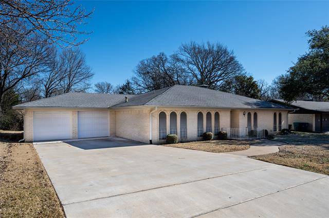 2305 Ridgewood Drive, Sherman, TX 75092