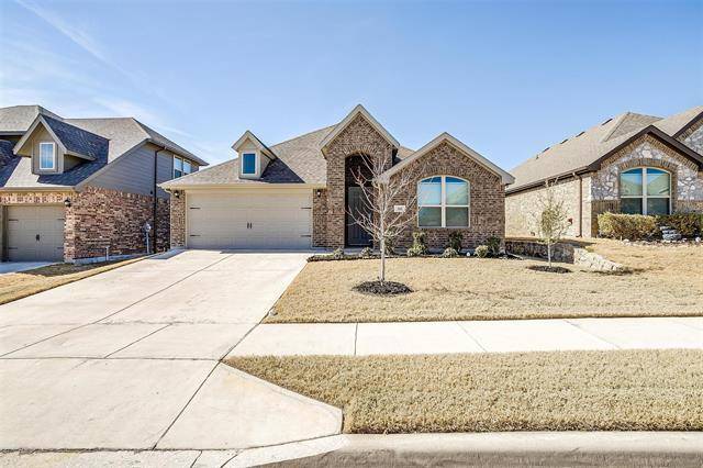 305 Bayonet Drive, Fort Worth, TX 76108