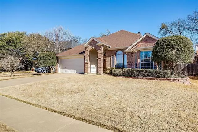 505 Oakbrook Drive, Burleson, TX 76028