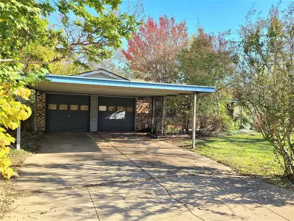 417 Thompson Drive, Saginaw, TX 76179