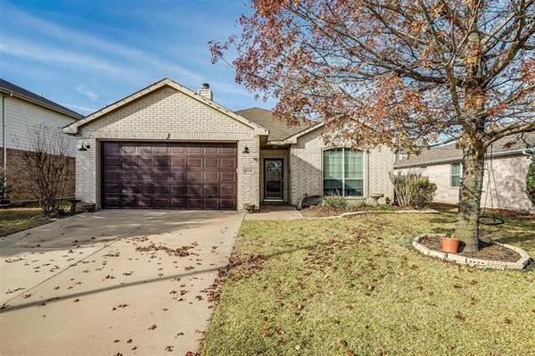 10308 Trevino Lane, Benbrook, TX 76126