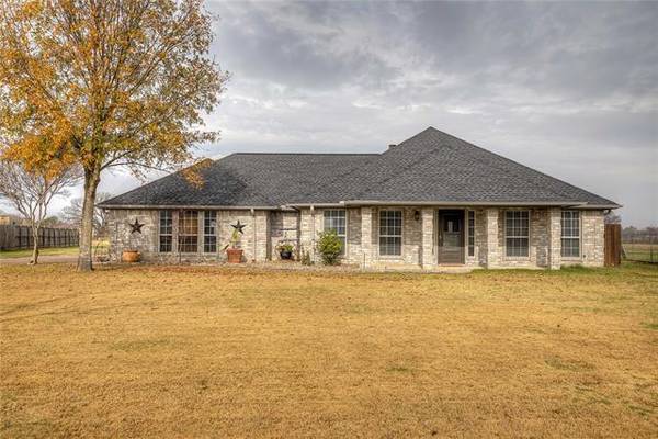 1093 Oak Hollow Lane, Seagoville, TX 75159