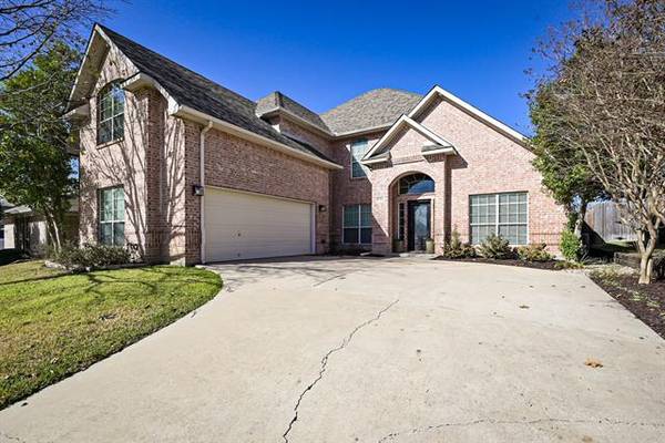 10512 Stonehill Drive, Benbrook, TX 76126