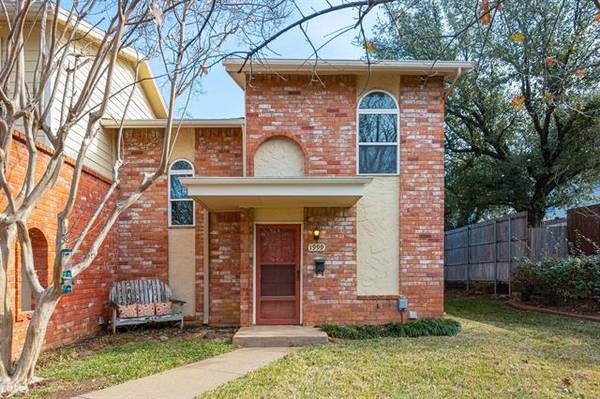 1999 Shorewood Drive, Grapevine, TX 76051