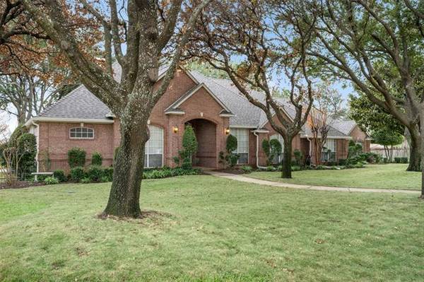 950 Southcrest Court, Southlake, TX 76092