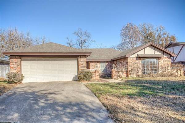 404 Mountainview Drive, Hurst, TX 76054