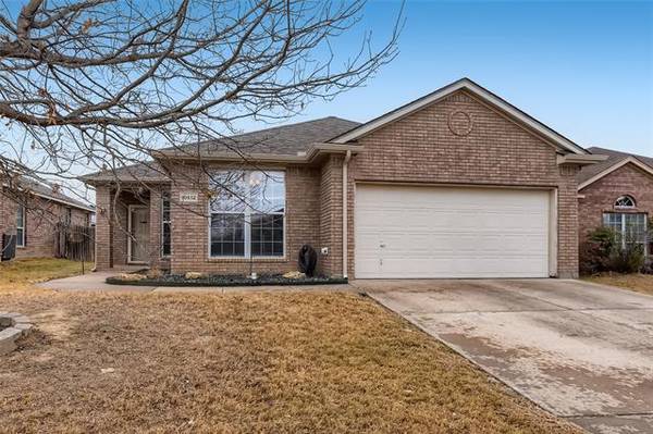 10612 Cloisters Drive, Fort Worth, TX 76131