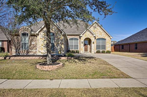 5319 Brazoria Drive, Grand Prairie, TX 75052