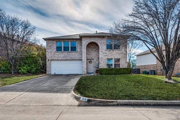 316 Willow Oak Drive, Fort Worth, TX 76112