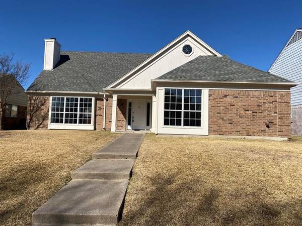 2117 Lansdown Drive, Carrollton, TX 75010