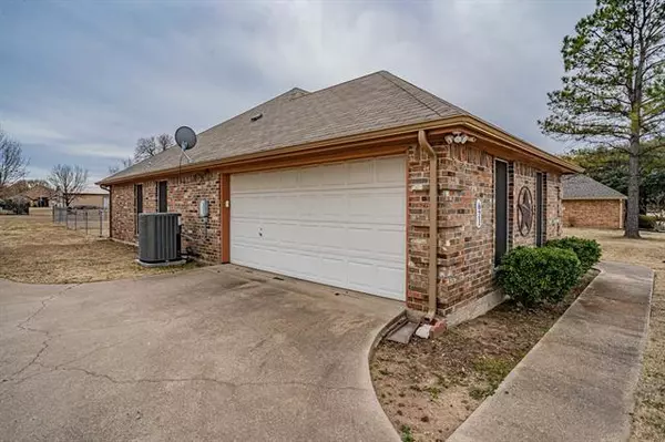 Granbury, TX 76048,621 Sandstone Lane