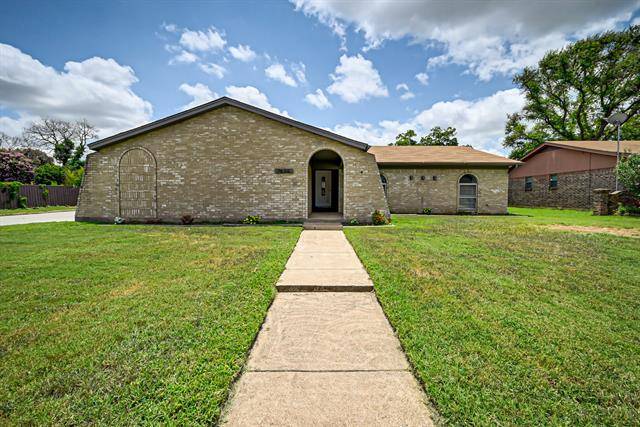 7636 Castillo Road, Fort Worth, TX 76112