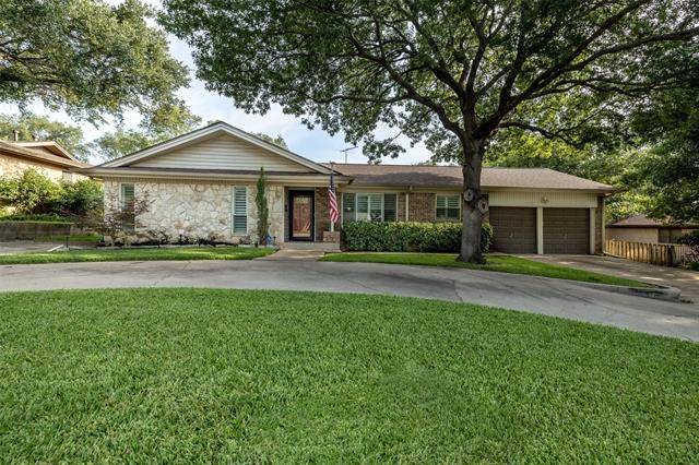 5825 Starlight Drive, Haltom City, TX 76117