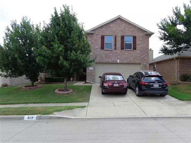 913 Blackberry Trail, Fort Worth, TX 76120