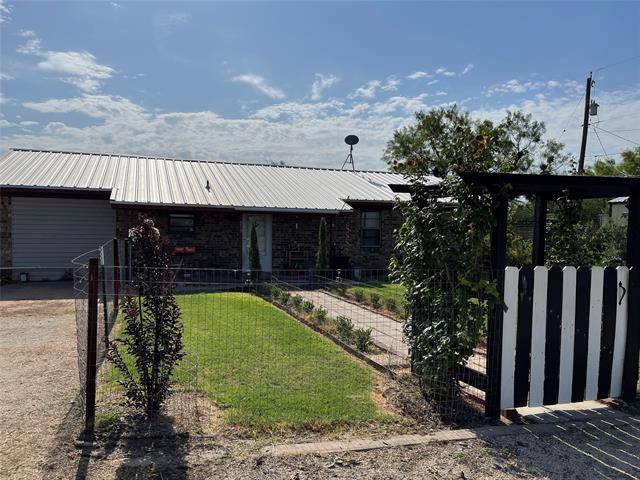 515 Avenue N, Anson, TX 79501