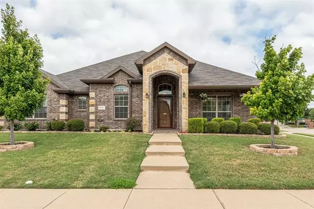 8221 Misty Water Drive, Fort Worth, TX 76131