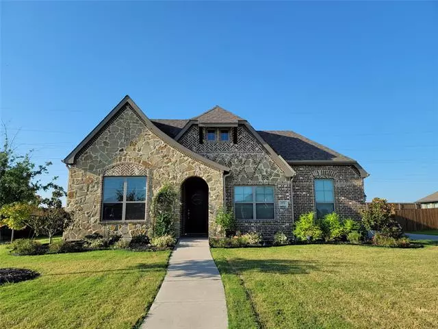 152 Sapphire Lane, Waxahachie, TX 75165