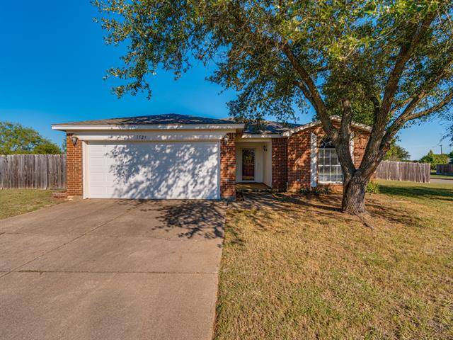 1529 Bluewater Drive, Cleburne, TX 76033