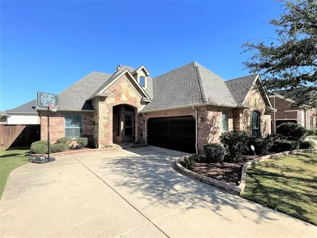 427 Crystal Glen Drive, Keller, TX 76248