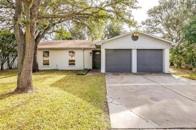 9025 Glenn Drive, White Settlement, TX 76108