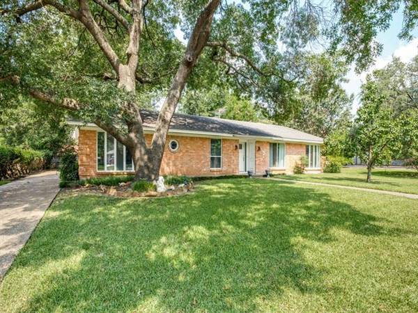 4000 Sundown Drive, Benbrook, TX 76116