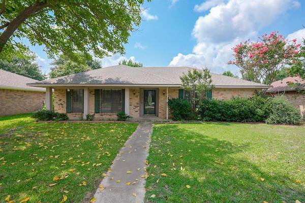 1405 Ivywood Drive, Flower Mound, TX 75028