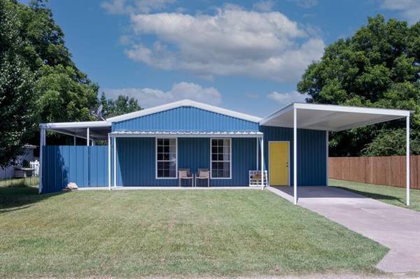 303 Gandy, Lipan, TX 76462