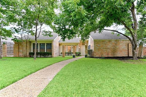 1707 Yorkshire Drive, Richardson, TX 75082