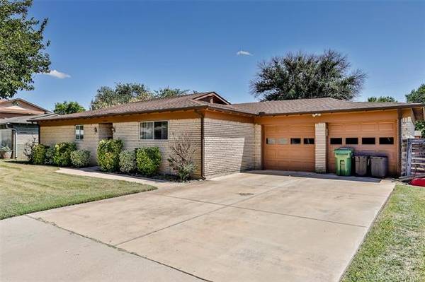 7604 Lola Drive, North Richland Hills, TX 76180