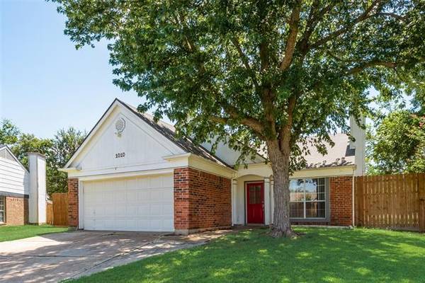 1010 Ashmount Lane, Arlington, TX 76017