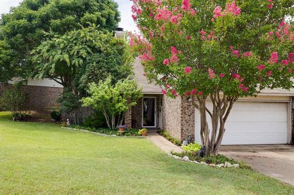 1603 Willow Lane, Euless, TX 76039