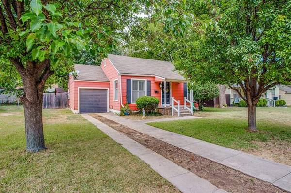 4412 Lawrence Road, River Oaks, TX 76114