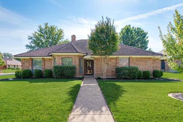 701 Herman Drive, Hurst, TX 76054