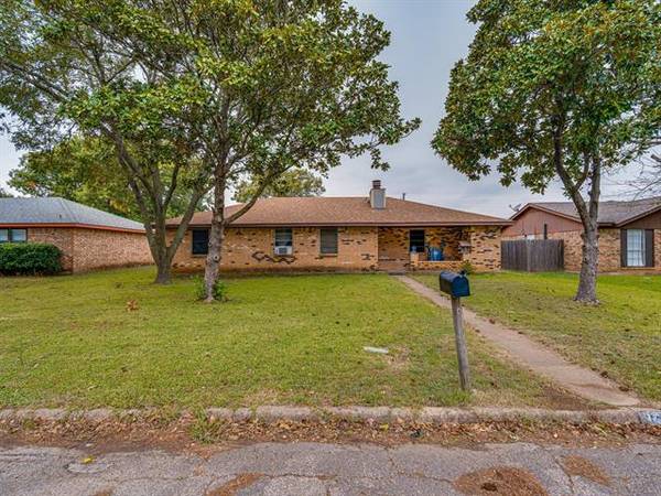 1605 Spring Branch Drive, Cleburne, TX 76033