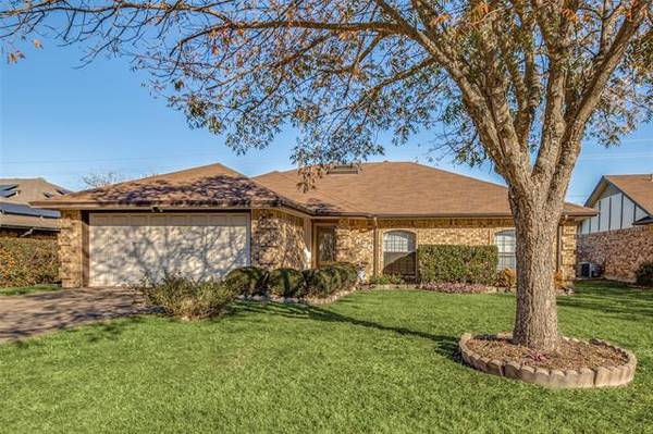 620 Hillside Drive, Cedar Hill, TX 75104