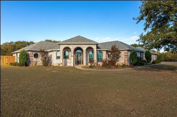 348 Paradise Canyon Circle, Paradise, TX 76073