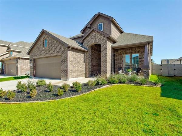 1608 Bunting Drive, Argyle, TX 76226